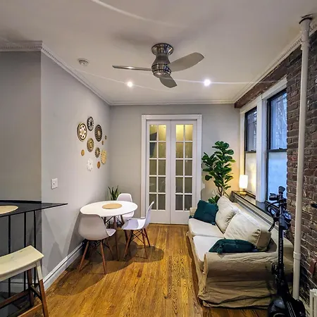 Private Room At A Shared Apartment At The Heart Of East Village New York Extérieur photo